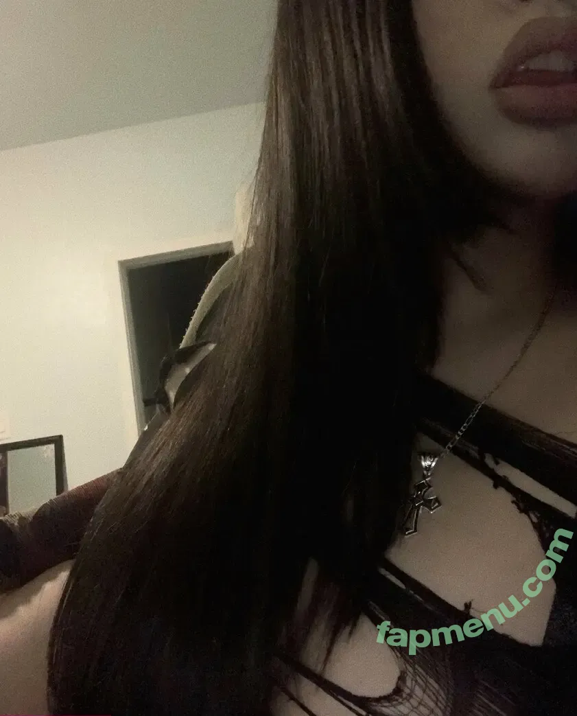 glistenlovve nude photo #0006 (lesglisten111 / love_ramayrat)