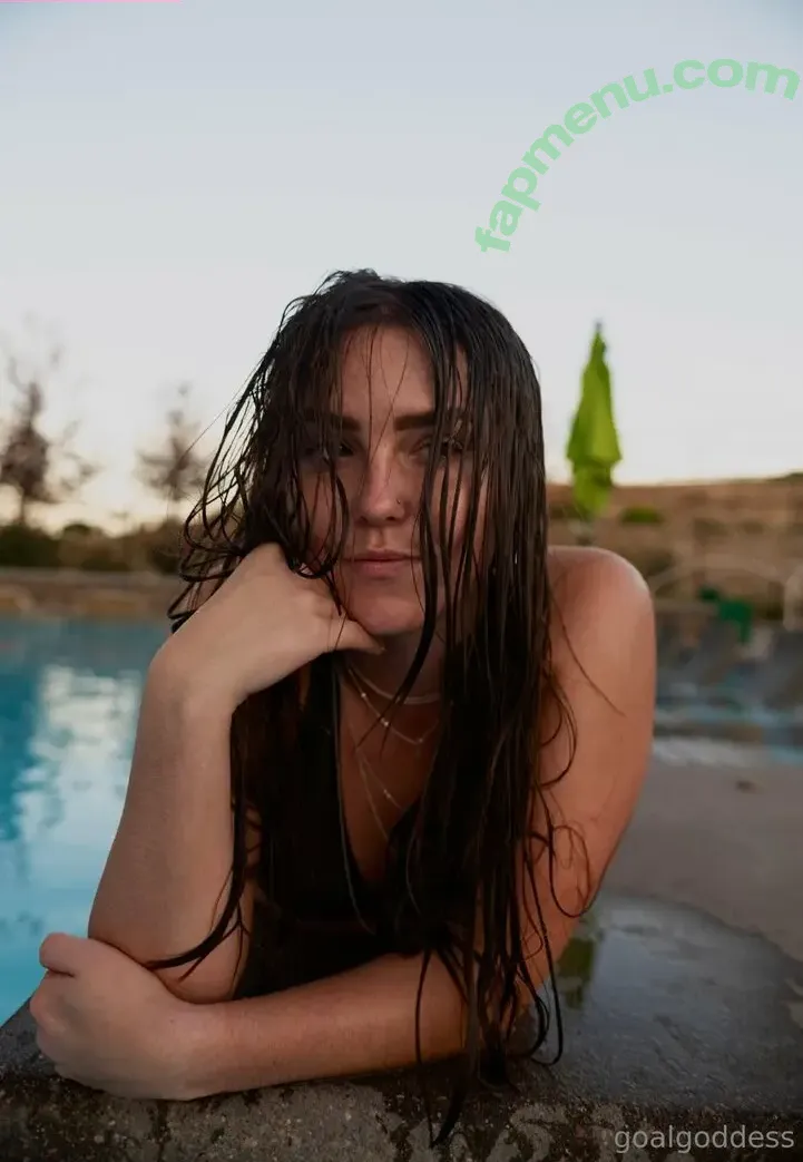 goalgoddess nude photo #0075 (raylan / yourbae.rae)