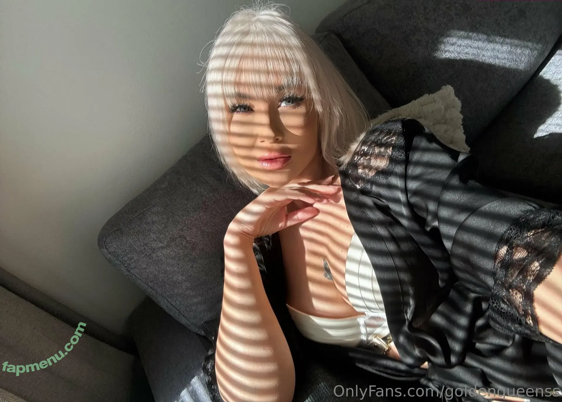 goldenqueenss nude photo #0017 (golden.queen._)