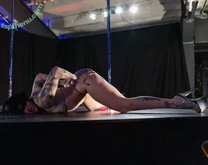 Goth_queen_luna / Luna Luck / Luna_luck_aerialist nude photo #0003