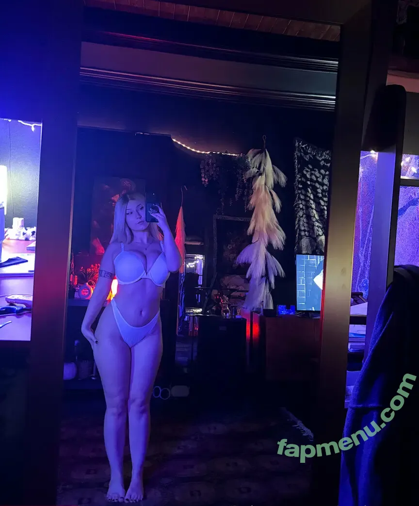 gotheggtv nude photo #0020 (goth__egg)