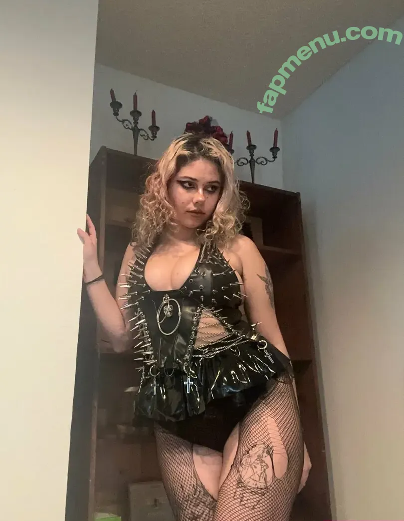 gothgamergirly nude photo #0250 (gothgirlgaming)