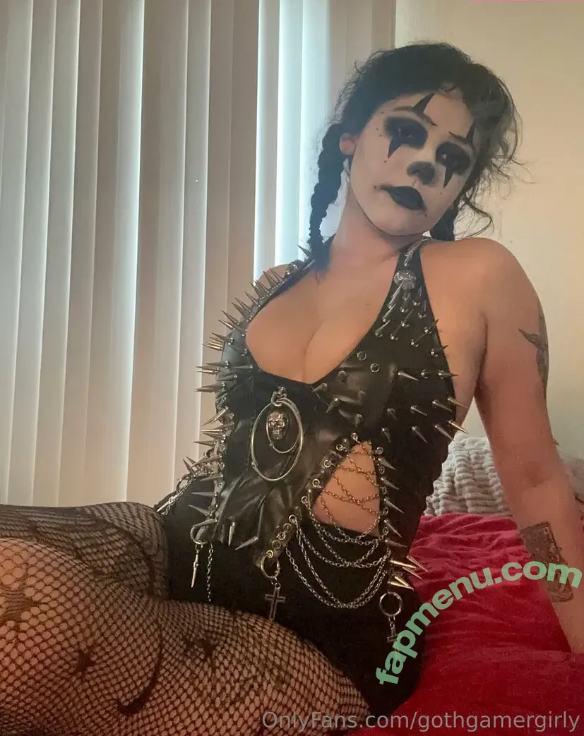 gothgamergirly nude photo #0260 (gothgirlgaming)