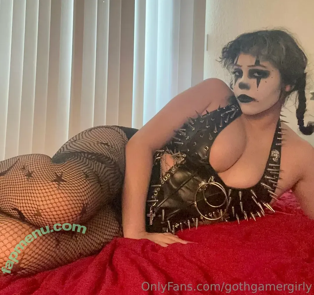 gothgamergirly nude photo #0262 (gothgirlgaming)