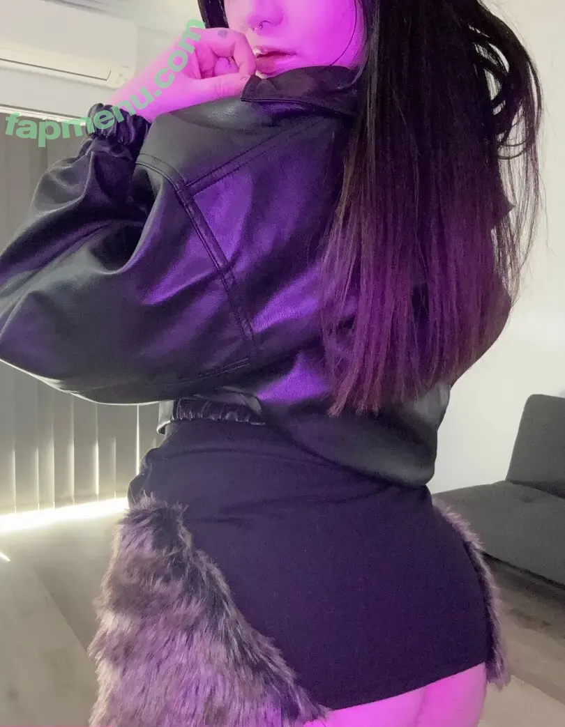 Gothicbunni nude photo #0003 (Bunivt / gothbunny115)