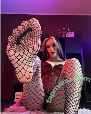 gothmommyyyy / cutelararose / dontbeafraid nude photo #0006