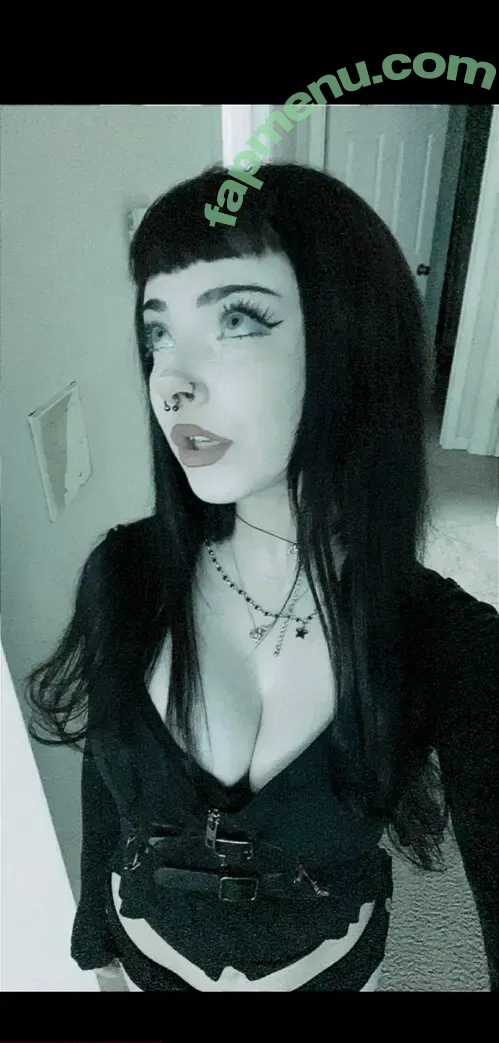 Gothnips nude photo #0001 (gothnipss)