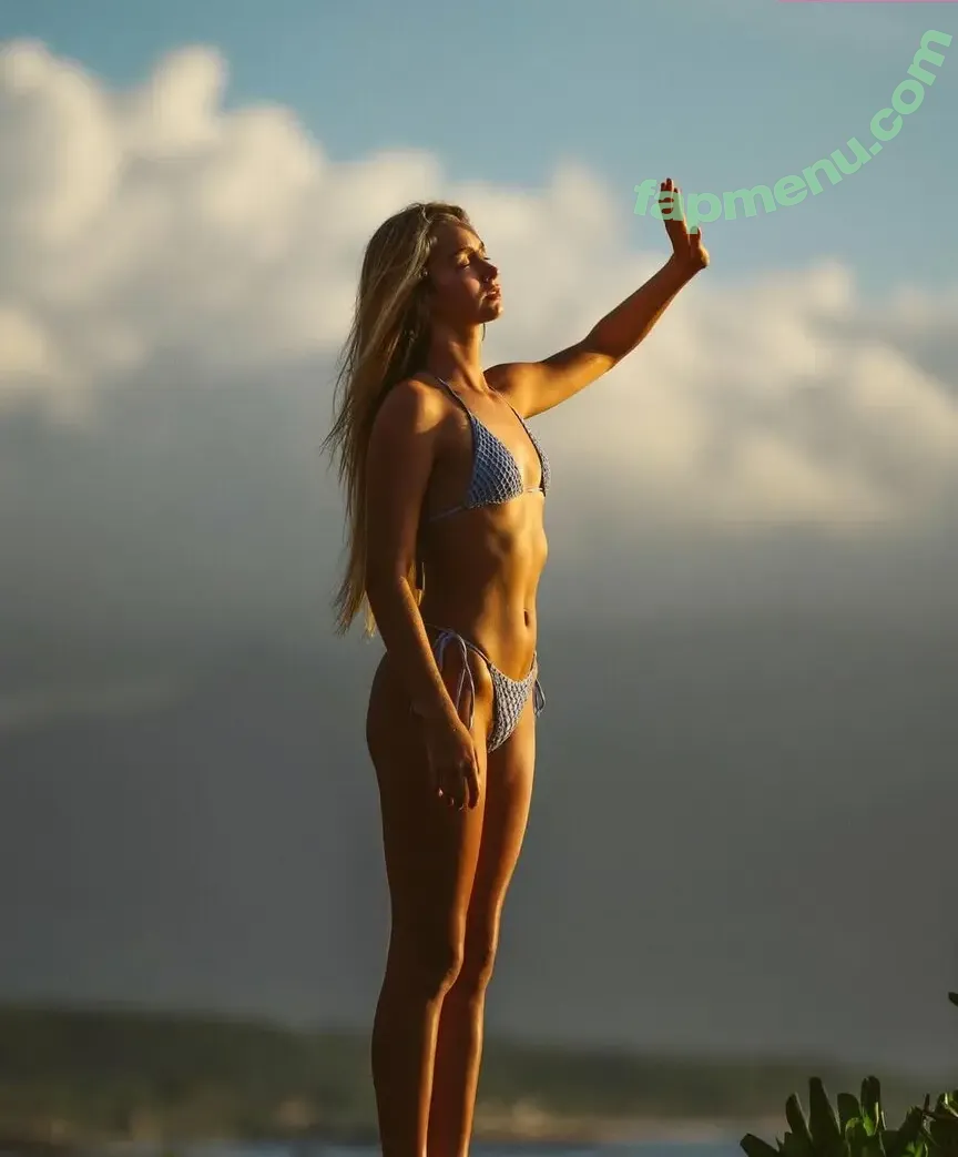 Grace Giles nude photo #0004 (grace.emma.giles)