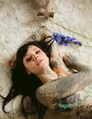 GraceNeutral nude photo #0011