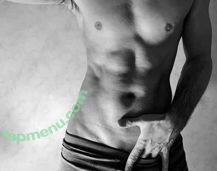 Gray Scale nude photo #0008 (Gray Scale)
