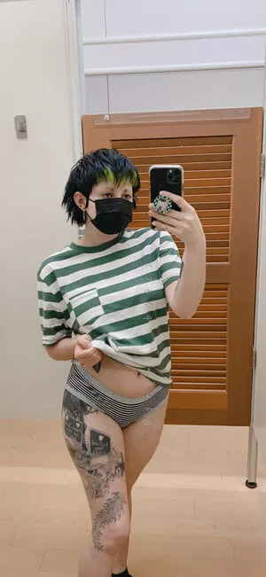 Gremlinbxtch / gremlincxnt nude photo #0142
