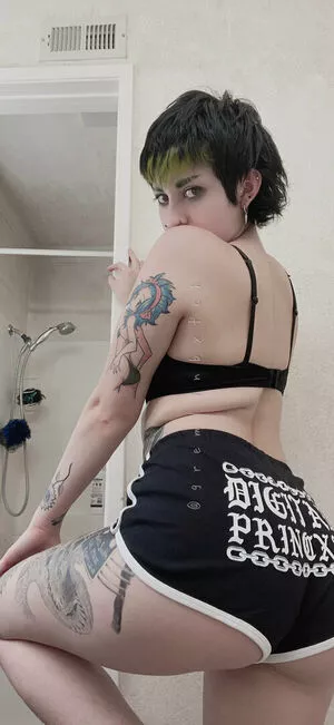 Gremlinbxtch / gremlincxnt nude photo #0161