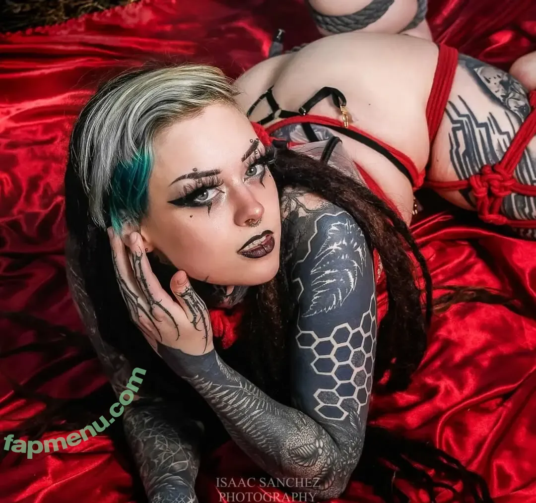 Grey Engel nude photo #0001 (greyengelartwork1)