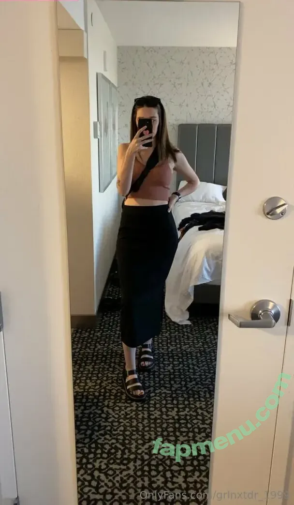 grlnxtdr_1999 nude photo #0002 (sheeis_robinjay)