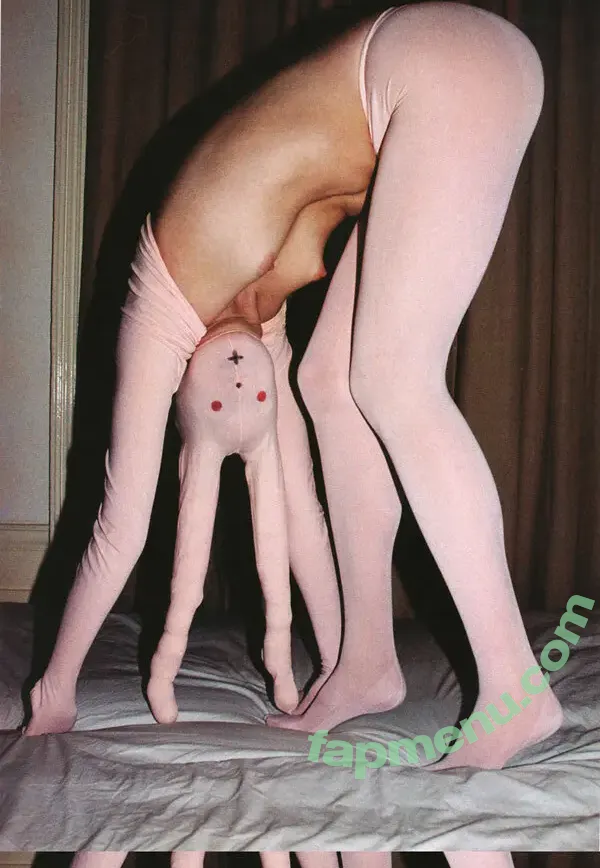 Gwendoline nude photo #0003 (Gwendoline)