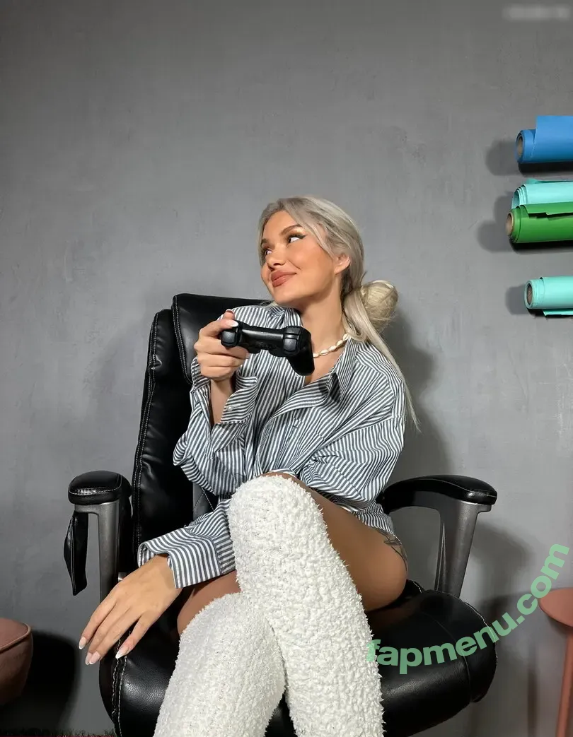 Gwendolynceline nude photo #0020 (Gwendolynceline)