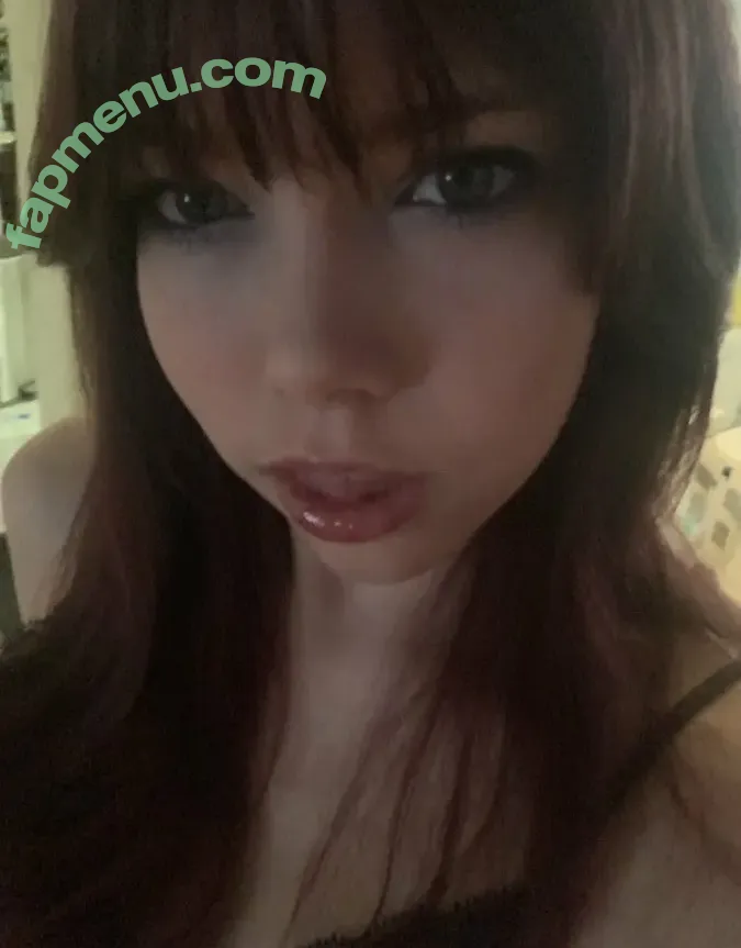 Gwenjam1n nude photo #0002 (urgfs.wife / user36467896533)