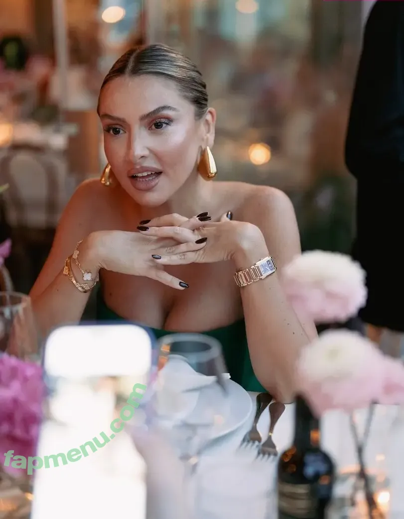 Hadise nude photo #0174 (hadisex)