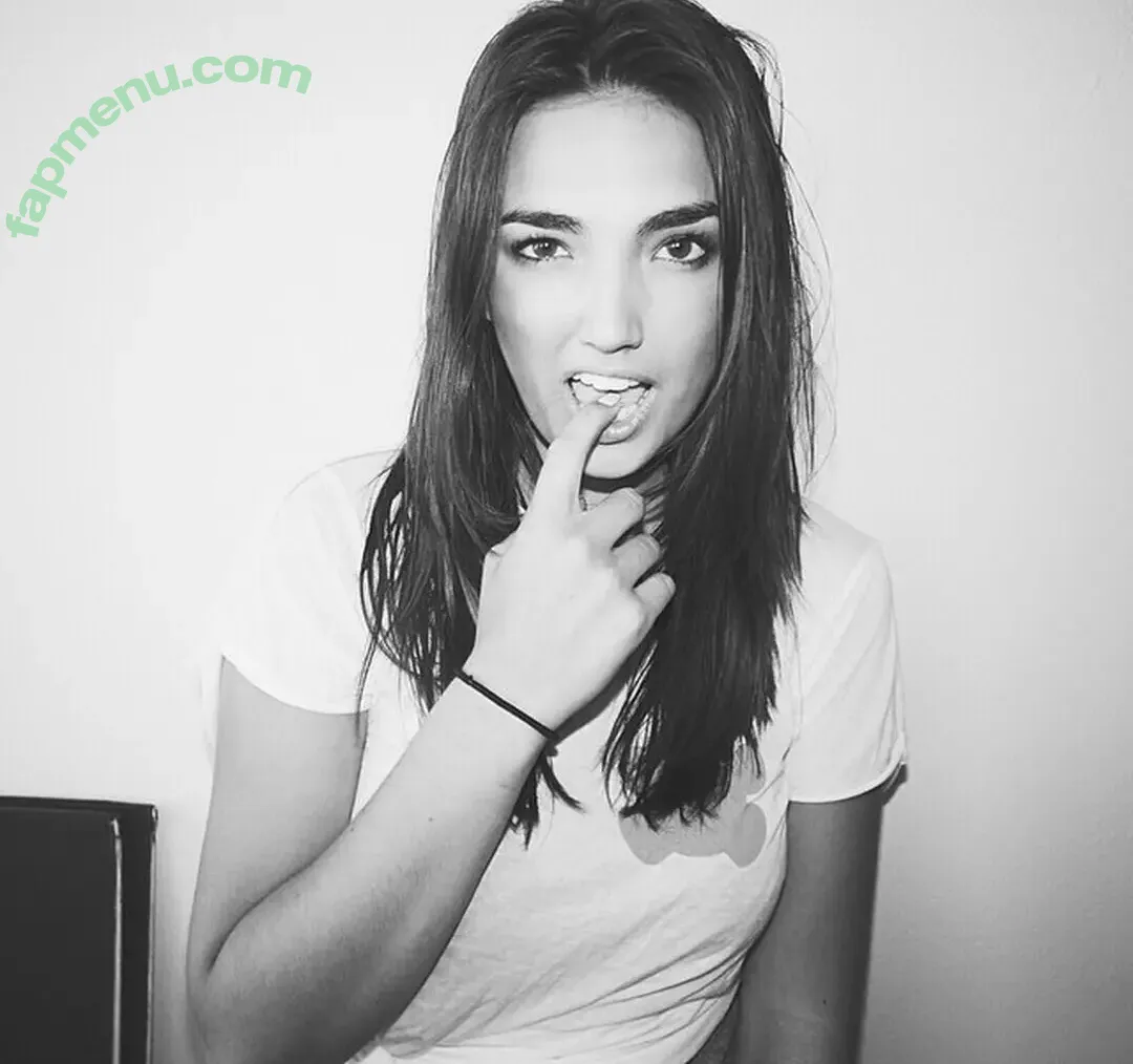 Hailee Lautenbach nude photo #0030 (Haileebobailee)