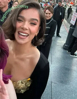 Hailee Steinfeld / hailee_steinfeld / haileesteinfeld nude photo #0098