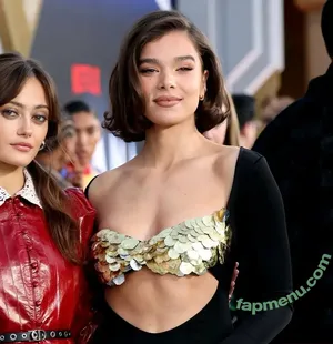 Hailee Steinfeld / hailee_steinfeld / haileesteinfeld nude photo #0099