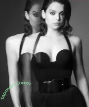 Hailee Steinfeld / hailee_steinfeld / haileesteinfeld nude photo #0329