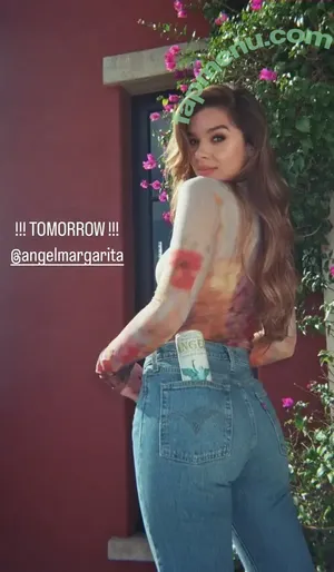 Hailee Steinfeld / hailee_steinfeld / haileesteinfeld nude photo #0337