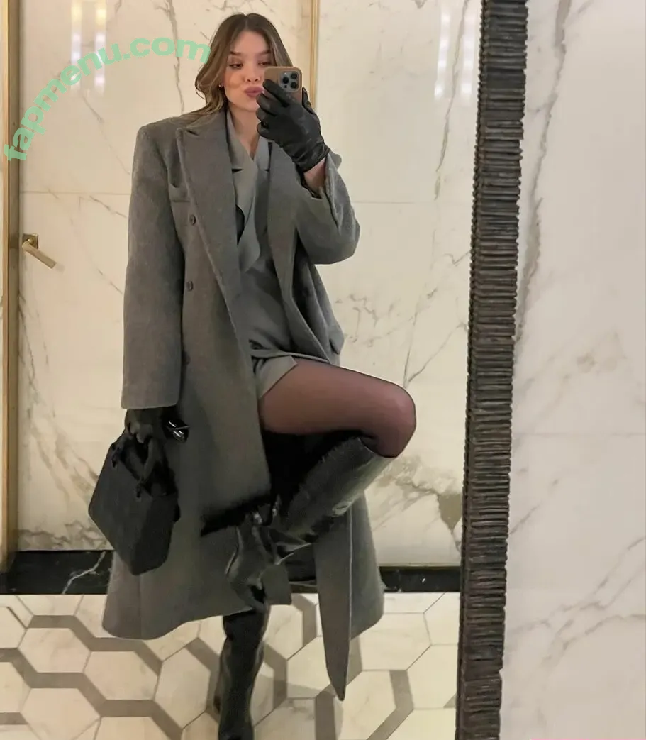 Hailee Steinfeld nude photo #0001 (hailee_steinfeld / haileesteinfeld)