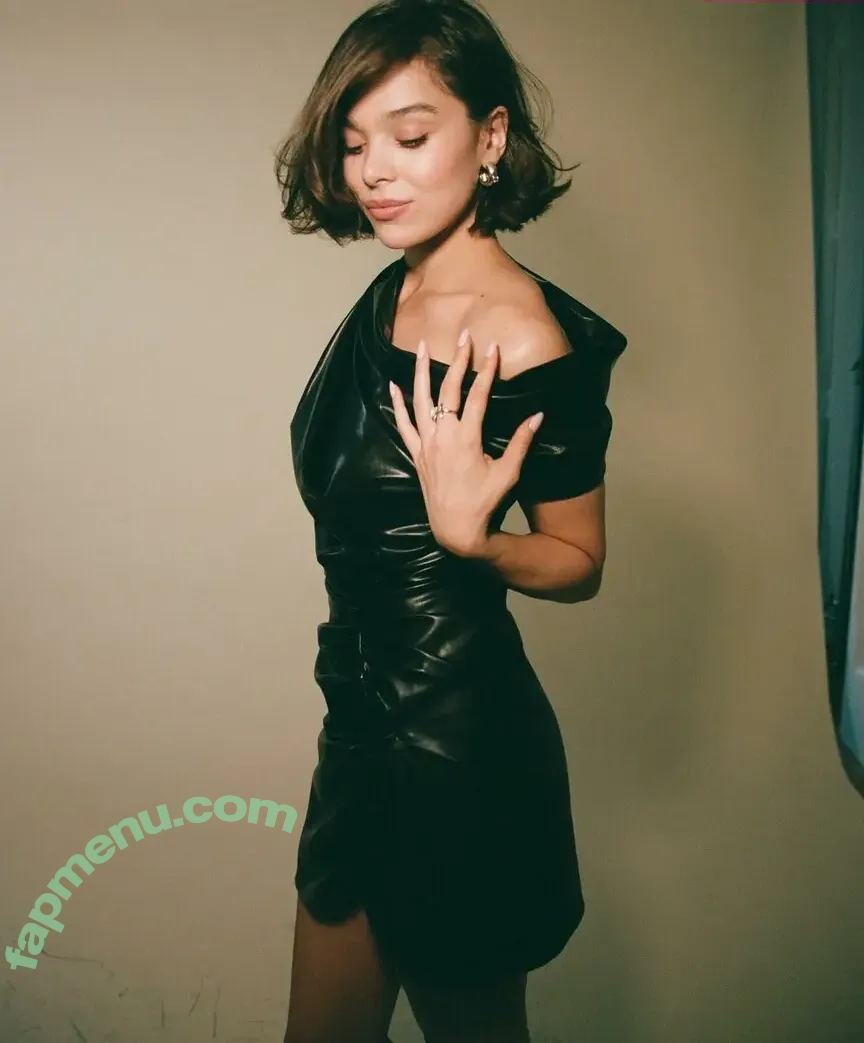 Hailee Steinfeld nude photo #0053 (hailee_steinfeld / haileesteinfeld)