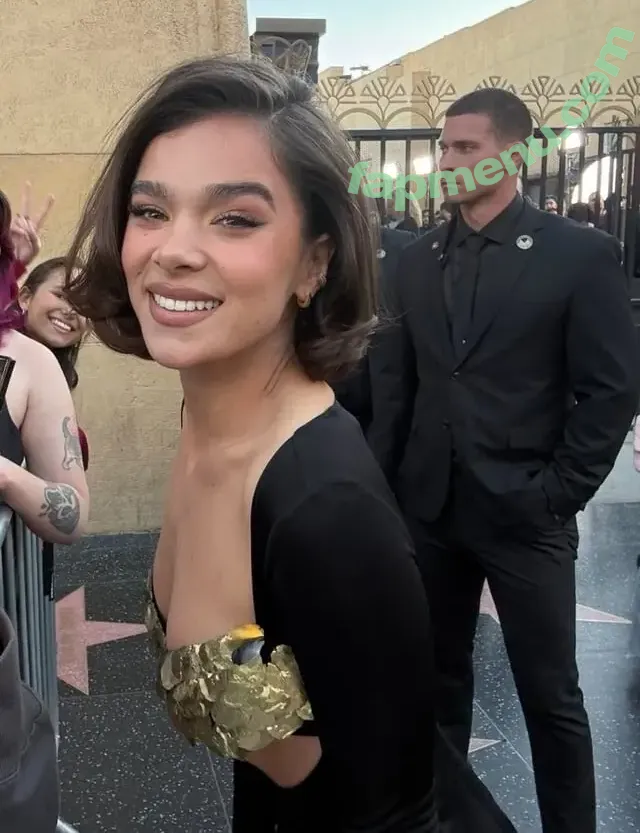 Hailee Steinfeld nude photo #0087 (hailee_steinfeld / haileesteinfeld)
