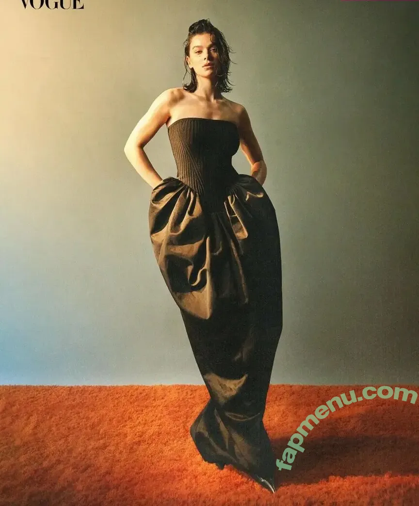 Hailee Steinfeld nude photo #0316 (hailee_steinfeld / haileesteinfeld)