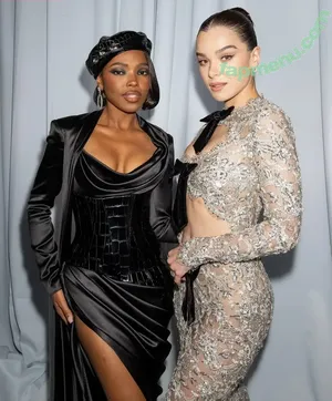 Hailee Steinfeld / haileesteinfeld nude photo #0028