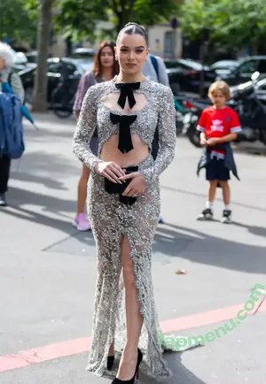 Hailee Steinfeld / haileesteinfeld nude photo #0040
