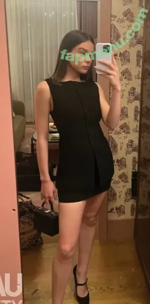 Hailee Steinfeld / haileesteinfeld nude photo #0051