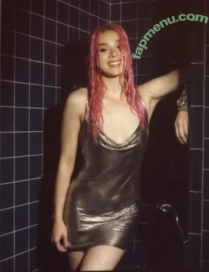 Hailee Steinfeld / haileesteinfeld nude photo #0074