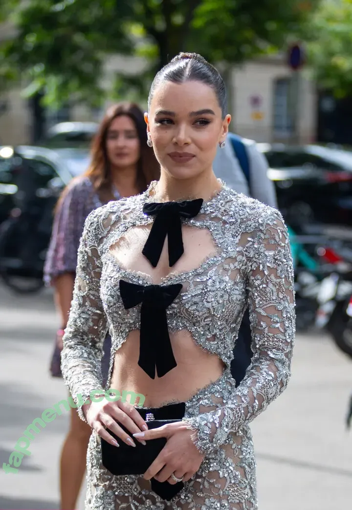 Hailee Steinfeld nude photo #0031 (haileesteinfeld)