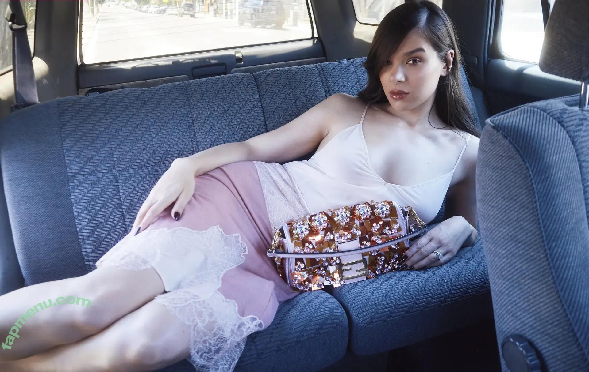Hailee Steinfeld nude photo #0078 (haileesteinfeld)