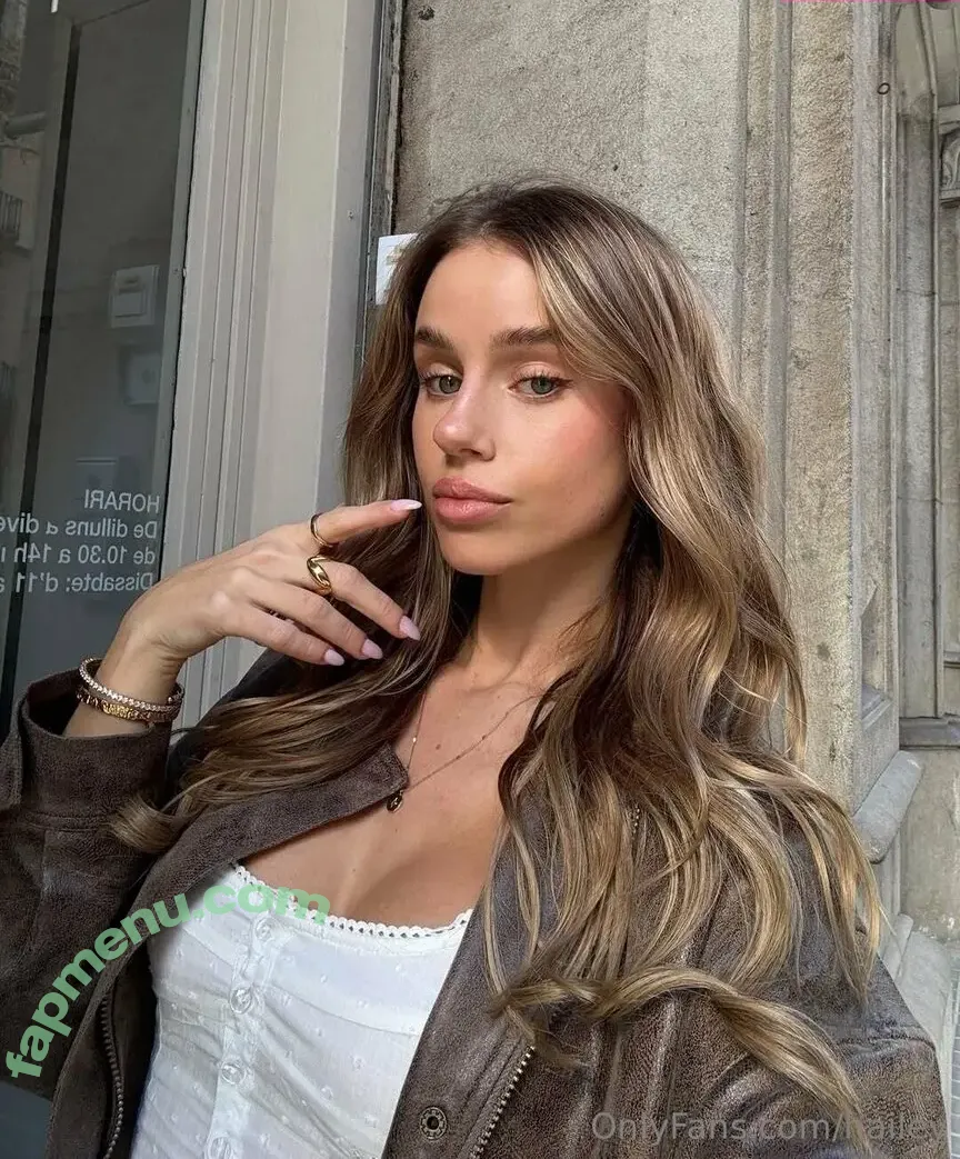 hailey nude photo #0002 (haileybieber)
