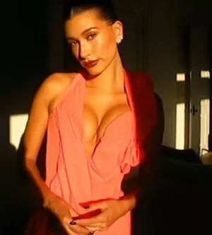 Hailey Baldwin Bieber / haileybieber nude photo #0098