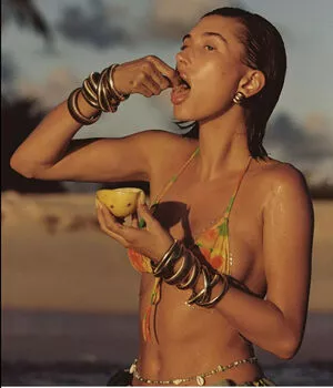 Hailey Baldwin Bieber / haileybieber nude photo #0193