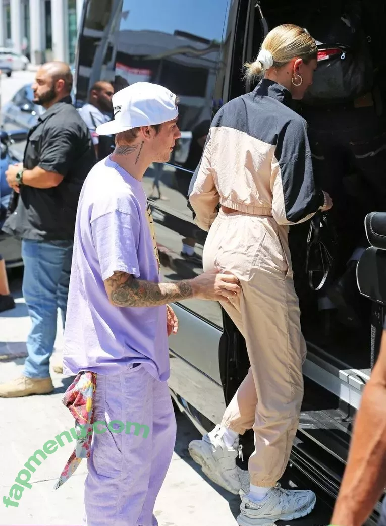 Hailey Baldwin Bieber nude photo #0025 (haileybieber)