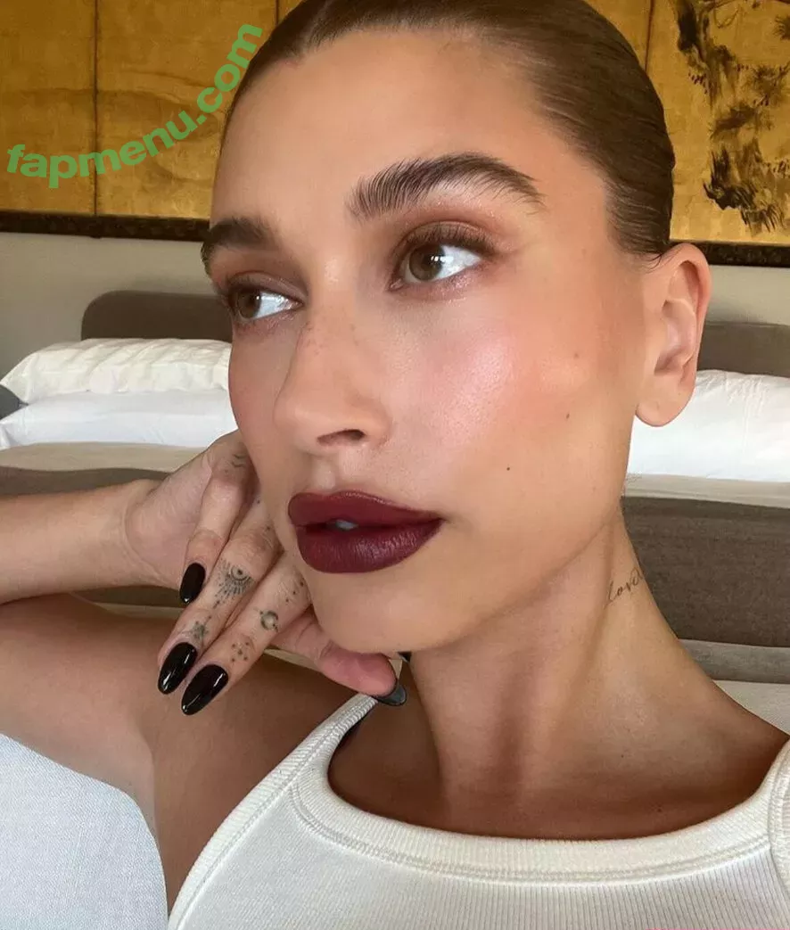 Hailey Baldwin Bieber nude photo #0102 (haileybieber)