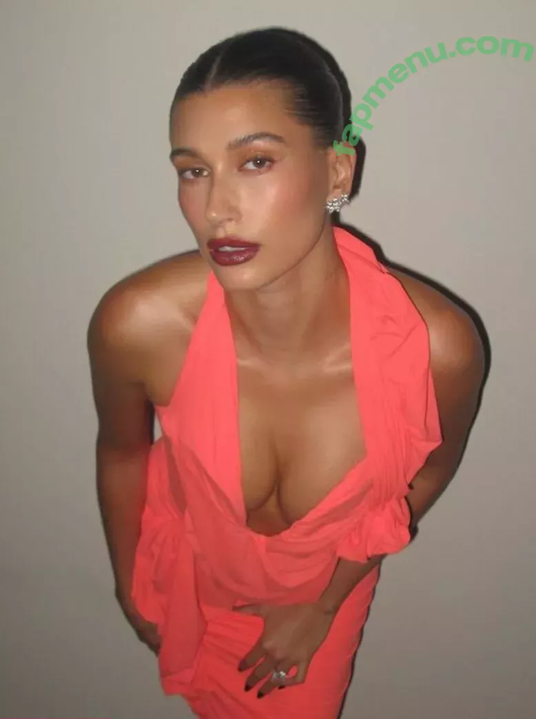 Hailey Baldwin Bieber nude photo #0105 (haileybieber)
