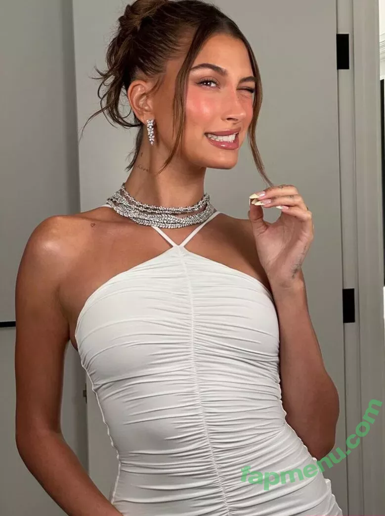 Hailey Baldwin Bieber nude photo #0281 (haileybieber)