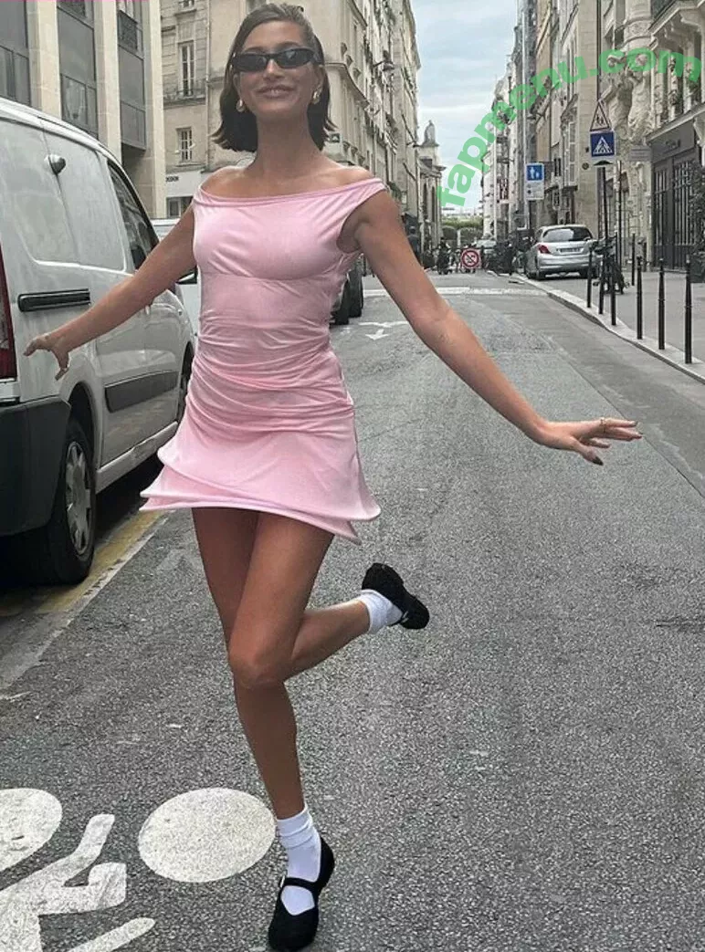 Hailey Baldwin Bieber nude photo #0375 (haileybieber)