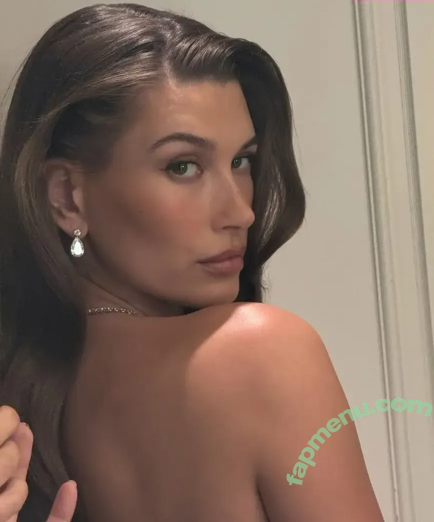 Hailey Baldwin Bieber nude photo #0935 (haileybieber)