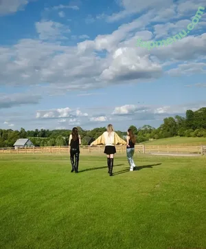 Haim Sisters / haimtheband nude photo #0118
