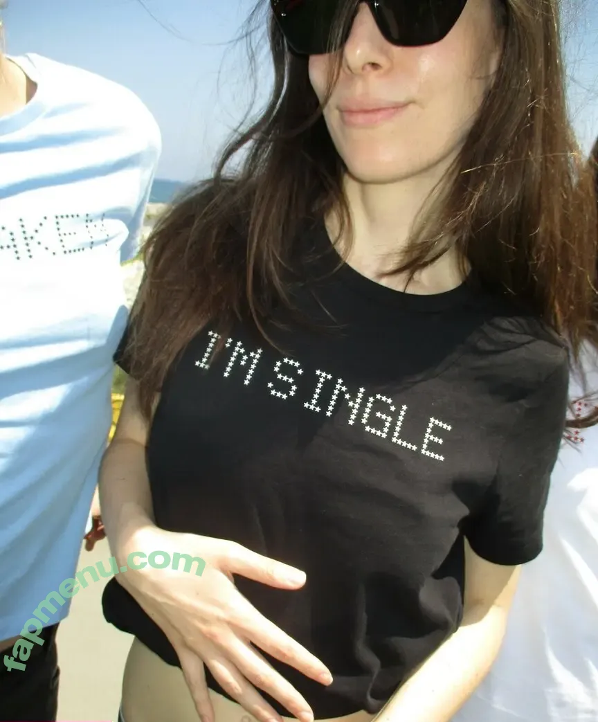 Haim Sisters nude photo #0110 (haimtheband)
