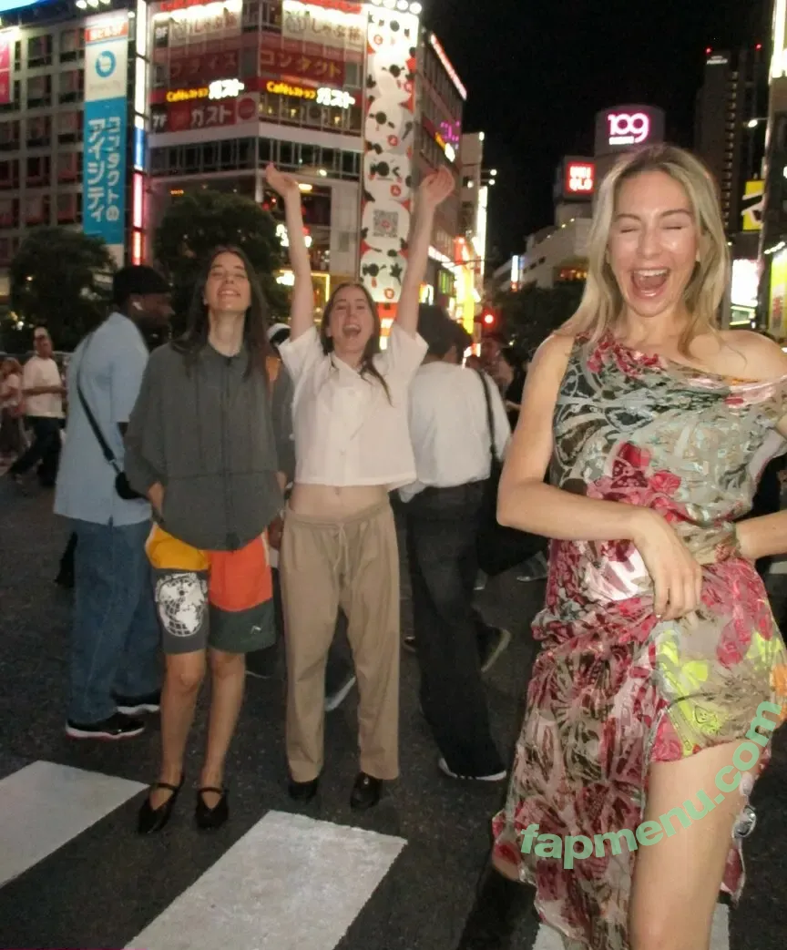 Haim Sisters nude photo #0143 (haimtheband)