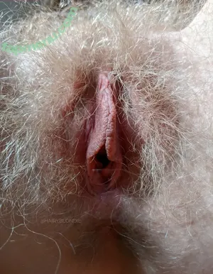 Hairyblondie / Goldie / hairy_blondie nude photo #0438
